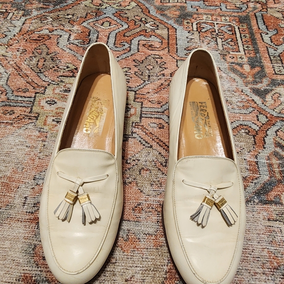 Salvatore Ferragamo Other - Salvatore Ferragamo Men's Cream Leather Loafers